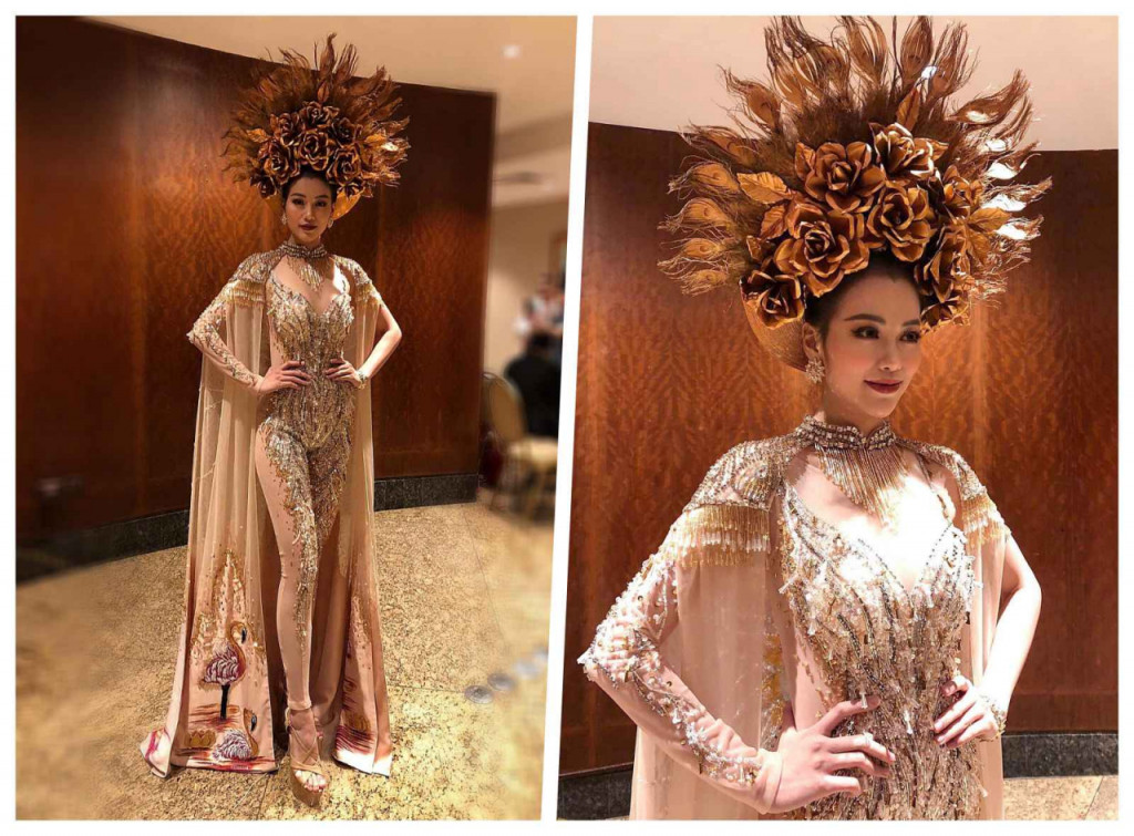 Trước đó cũng trong cuộc thi, Phương Khánh đã chiến thắng hạng mục Trang phục dân tộc đẹp nhất khu vực Châu Á - Thái Bình Dương. Bộ quốc phục này được lấy cảm hứng từ vị thần mặt trời, chiếc áo choàng của các vị nữ tướng Việt Nam và mấn được làm tỉ mỉ công phu.