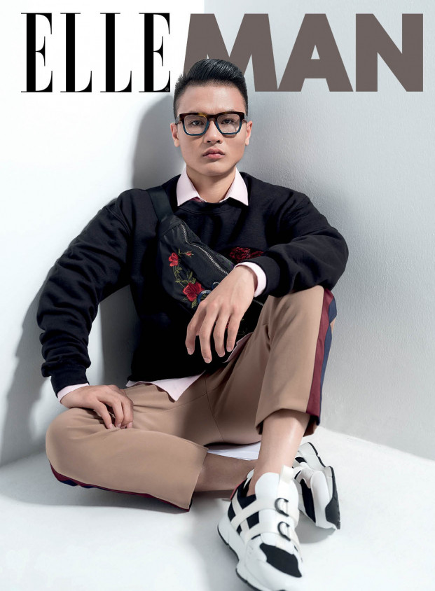 Trong một bộ ảnh khác, chàng tiền vệ này cũng cho thấy vẻ đẹp trai, lãng tử khi chụp ảnh thời trang. Ảnh: Elleman.