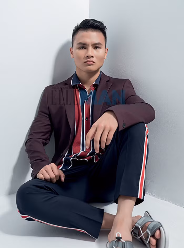 Chàng cầu thủ tạo dáng lạnh lùng cũng rất cuốn hút. Ảnh: Elleman.