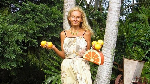 Bà Anne Osborne, 52 tuổi, ở Queensland, Úc, gây sốc khi tiết lộ suốt 27 năm qua, cô chỉ toàn ăn hoa quả thay cơm mà không bao giờ thấy đói.