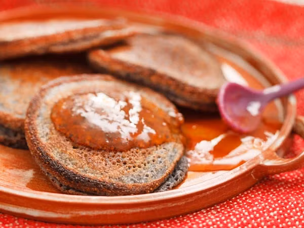 Pancakes (bánh kếp) là một trong những thực phẩm lâu đời nhất thế giới. Lịch sử của bánh kếp gắn liền với cái tên Otzi Iceman, người theo báo cáo đã sống trong khoảng thời gian khoảng 3.300 TCN. Xác chết tự nhiên của ông được phát hiện vào năm 1991 ở dãy núi Alps của Ý.
