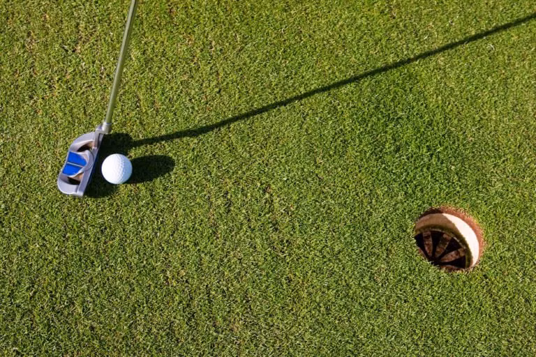 Mất hứng thú với sở thích của mình: Dấu hiệu sớm tiềm năng khác của bệnh Alzheimer là người bệnh bắt đầu mất hứng thú với những trò tiêu khiển yêu thích của như chơi thể thao hay đi chạy bộ.