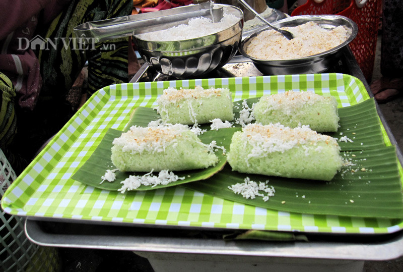Từ lâu bánh này đã len lỏi khắp ngõ ngách và trở thành món ăn vặt đặc biệt của dân Sài Thành.
