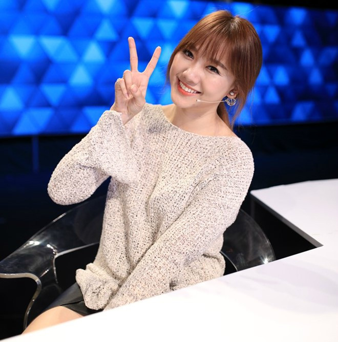 Bà xã Trấn Thành rất chú trọng việc dùng kem chống nắng: Mỗi khi ra đường, Hari đều phải thoa kem chống nắng vì tia cực tím từ ánh nắng mặt trời chính là nguyên nhân gây lão hóa, đen sạm da.