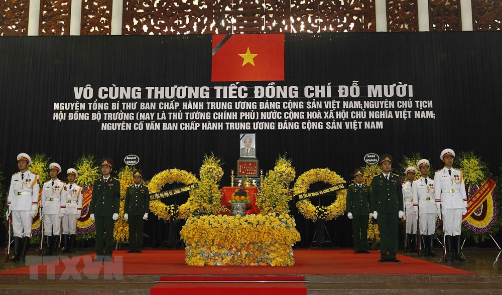 Hinh anh trong the le truy dieu nguyen Tong Bi thu Do Muoi