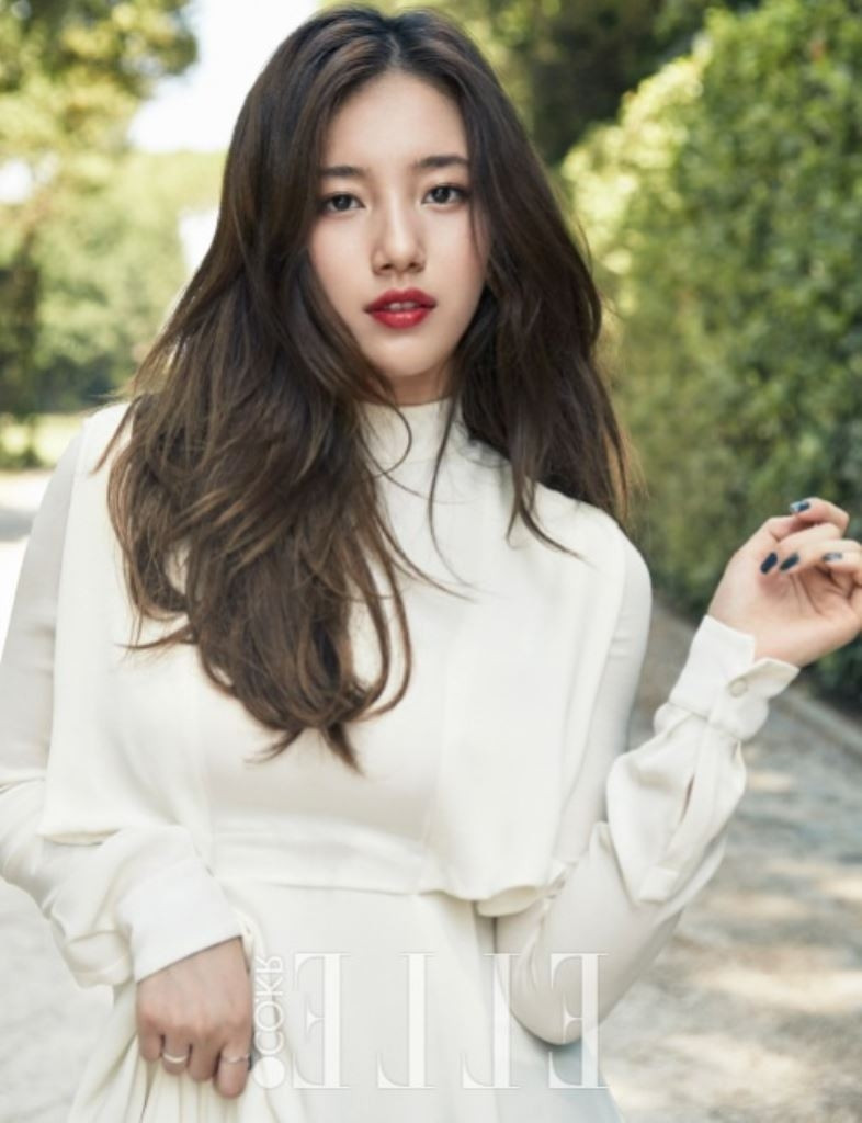 Tóc tỉa, cắt lớp layer sẽ là lựa chọn hoàn hảo cho những bạn gái thích phong cách nhẹ nhàng. Không chỉ tạo độ bồng bềnh, thướt tha hay nữ tính, mà kiểu tóc này còn giúp các bạn nữ trông trẻ trung hơn. Ảnh: Internet.