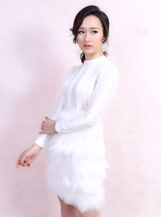 Vợ Hà Việt Dũng có phong cách thời trang sành điệu, sang chảnh chẳng kém gì các hotgirl có tiếng.