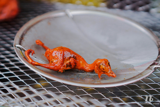 Món ăn kinh dị này khiến không ít người chỉ nhìn thôi chứ không dám ăn.