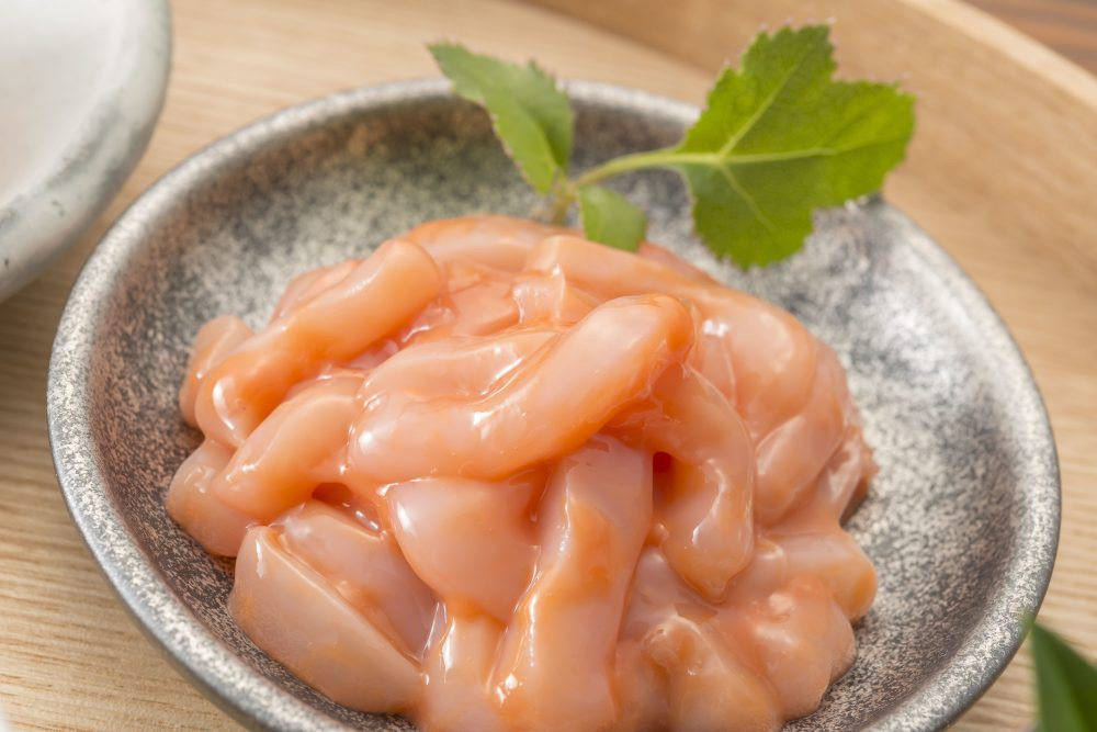 Món ăn này được cho là giữ nguyên được vị tanh của cá và cộng thêm cả mùi chua lên men rất khó chịu.