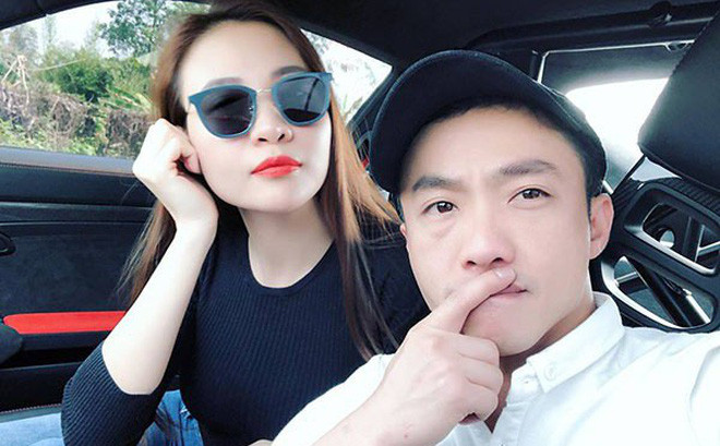 Từ tháng 8/2017, thông tin Đàm Thu Trang hẹn hò với Cường Đô La được bàn ra tán vào trên mạng xã hội. Từ khi yêu Cường Đô La, chân dài sinh năm 1989 này có phong cách thời trang sang chảnh và gợi cảm hơn.