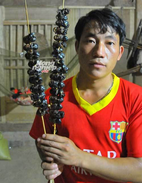 Còn nếu cầu kỳ hơn, có thể xiên thành từng xiên theo que nứa rồi nướng lên.