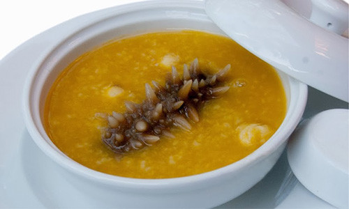 Hải sâm: Được đánh giá là “cao lương mỹ vị” ngay từ thời vua chúa xa xưa, hải sâm là món tiêu biểu của ấm thực cổ truyền phương Đông mang lại nguổn dinh dưỡng cao, có tác dụng bổ thận, dưỡng huyết… rất tốt.