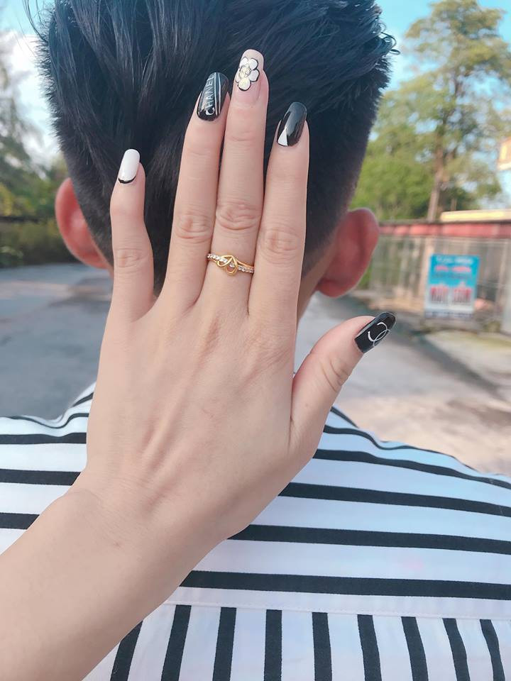 Ban gai cu gian la tra lai nhan cuoi, chang trai quyet dinh lam dieu gay soc