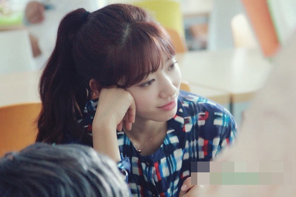 Park Shin Hye xuất hiện xinh đẹp như thiếu nữ với kiểu tóc đuôi ngựa cao trong phim Doctors.