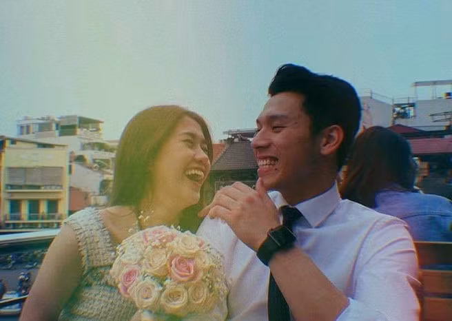 Ngoc Thao dang clip ban trai thieu gia xin loi vi bo be nguoi yeu