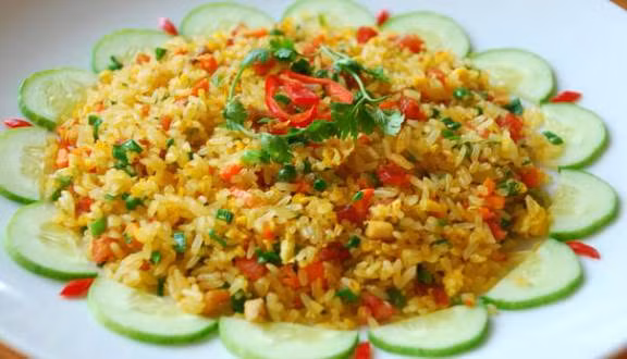 "Nếu có một bát nước mắm, tôi có thể ăn mọi thứ. Ngoài ra thì tôi cũng rất thích món cơm chiên." HLV Park Hang-seo cho biết. Ảnh: Foody.