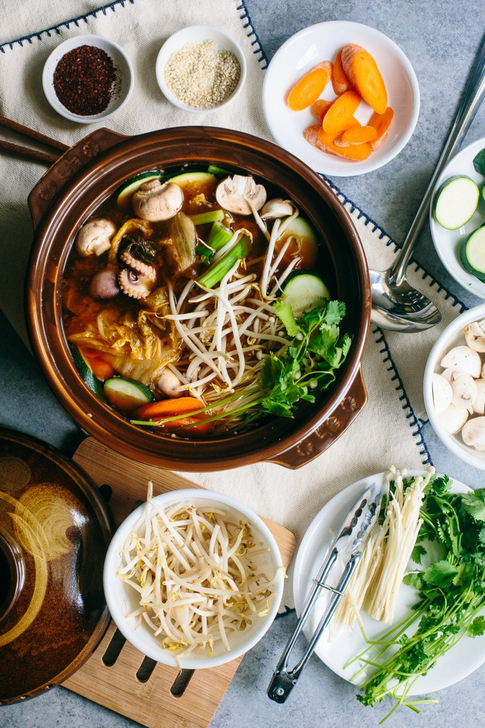 Không chỉ có Nhật Bản, Hàn Quốc cũng đặc biệt yêu thích các món ăn từ bạch tuộc. Ảnh: The Domestic Man.