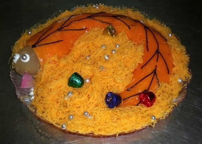 Lampreia de Ovos là món bánh trứng xa xỉ của người Bồ Đào Nha trong lễ Giáng sinh. Món ăn được chế biến cầu kỳ thành hình con cá biển.