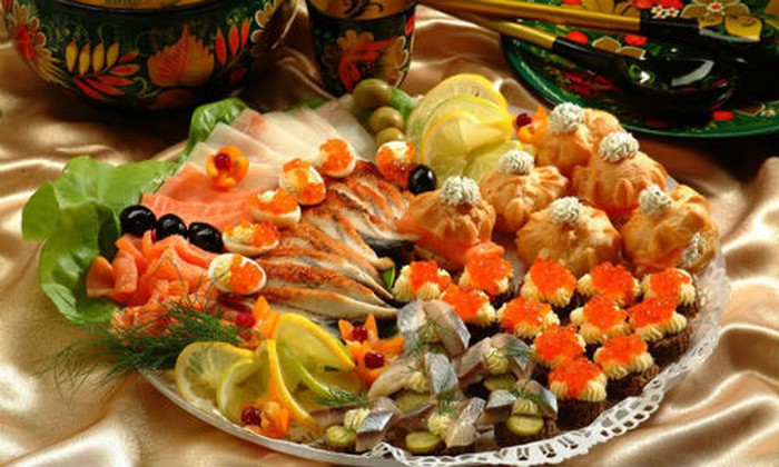 Đêm Noel ở nước Nga luôn bắt đầu bằng món khai vị Zakuski được chế từ cá.