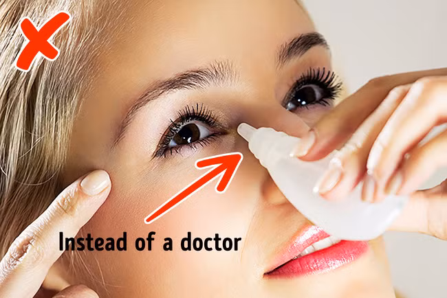 Sử dụng thuốc nhỏ mắt không theo đơn của bác sĩ: Việc tự ý dùng thuốc nhỏ mắt mà không khám bác sĩ có thể gây nhiều hậu quả khôn lường đối với thị lực.