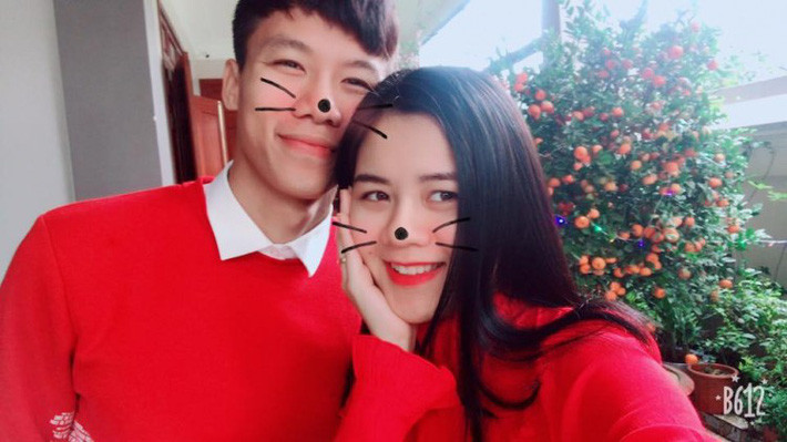 Cặp đôi này làm đám cưới vào hồi đầu năm nay và mới chào đón con gái đầu lòng. Vợ Quế Ngọc Hải sở hữu nhan sắc xinh đẹp chẳng kém hot girl và gu thời trang sành điệu.