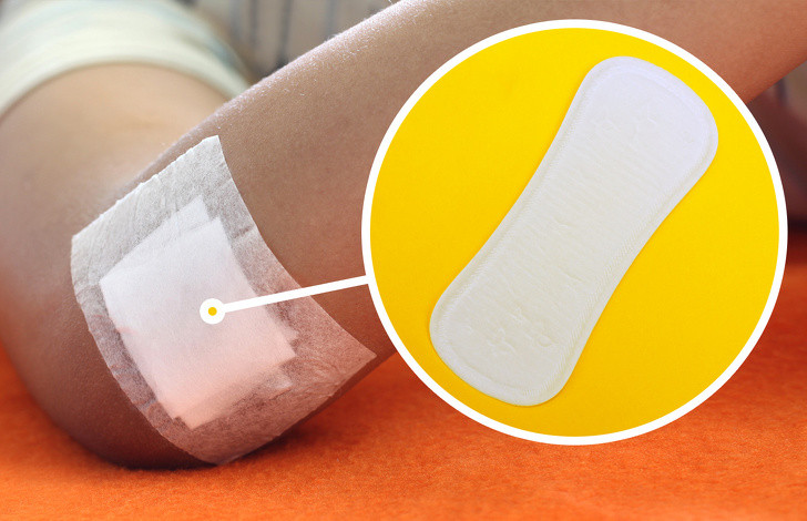 Băng vệ sinh: Trong trường hợp khẩn cấp, bạn có thể dùng băng vệ sinh để cầm máu hiệu quả.