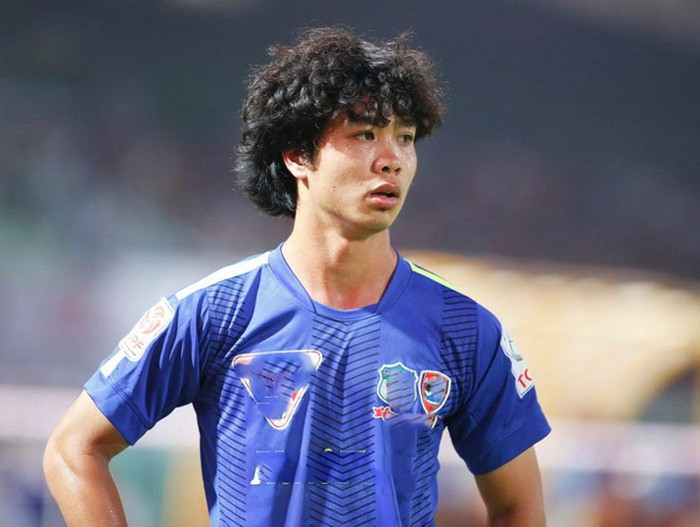 Công Phượng đã thử đủ kiểu tóc, từ tóc dài đến ngắn, thẳng đến xoăn.