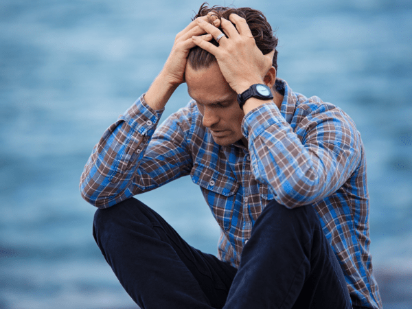 Trầm cảm tác động khác nhau đến nam giới và phụ nữ. Tỷ lệ nam giới tìm kiếm điều trị cho các bệnh tâm thần cao gấp đôi so với phụ nữ. Chúng ta cần nhận biết dấu hiệu và triệu chứng của trầm cảm ở nam giới để kịp thời điều trị.