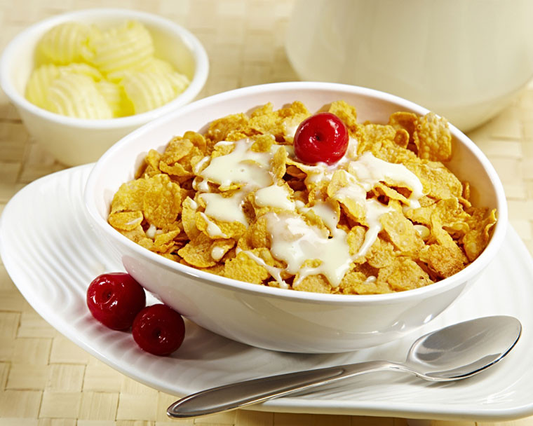 Ngũ cốc có đường: Ăn nhiều thực phẩm này khiến đường huyết không ổn định và khiến bạn thèm đường suốt cả này. Thay vào đó, bạn có thể sử dụng trái cây cùng với trứng hay bơ kẹp bánh mỳ.