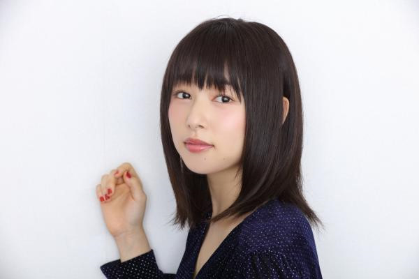 4. Sakurai Hinako: Nữ diễn viên 21 tuổi thường gắn bó với hình mẫu nữ sinh trong sáng. Cô nổi tiếng nhất với bộ phim học đường Marmalade Boy. Tuy nhiên, với khuôn mặt có phần già dặn hơn tuổi, cô gặp khó khăn trong việc thay đổi hình ảnh của bản thân. Nhận xét về nữ diễn viên này, đa số khán giả Nhật Bản đều cho rằng cô quá an toàn và có phần giả tạo với những nụ cười thường trực trên phim.