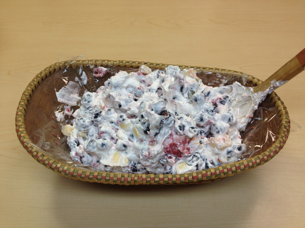 Khu vực người Alaska sinh sống thường quyết định loại quả mọng nào sẽ được sử dụng và mỗi gia đình sẽ tự tạo công thức Akutaq yêu thích của họ. Ảnh: Internet.