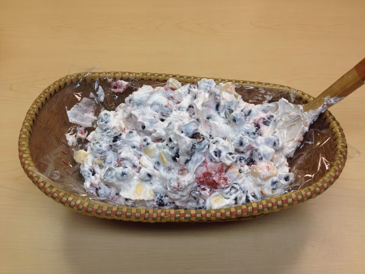 Khu vực người Alaska sinh sống thường quyết định loại quả mọng nào sẽ được sử dụng và mỗi gia đình sẽ tự tạo công thức Akutaq yêu thích của họ. Ảnh: Internet.