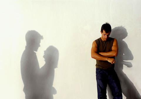 Vo bo toi de cap voi dong nghiep giau co