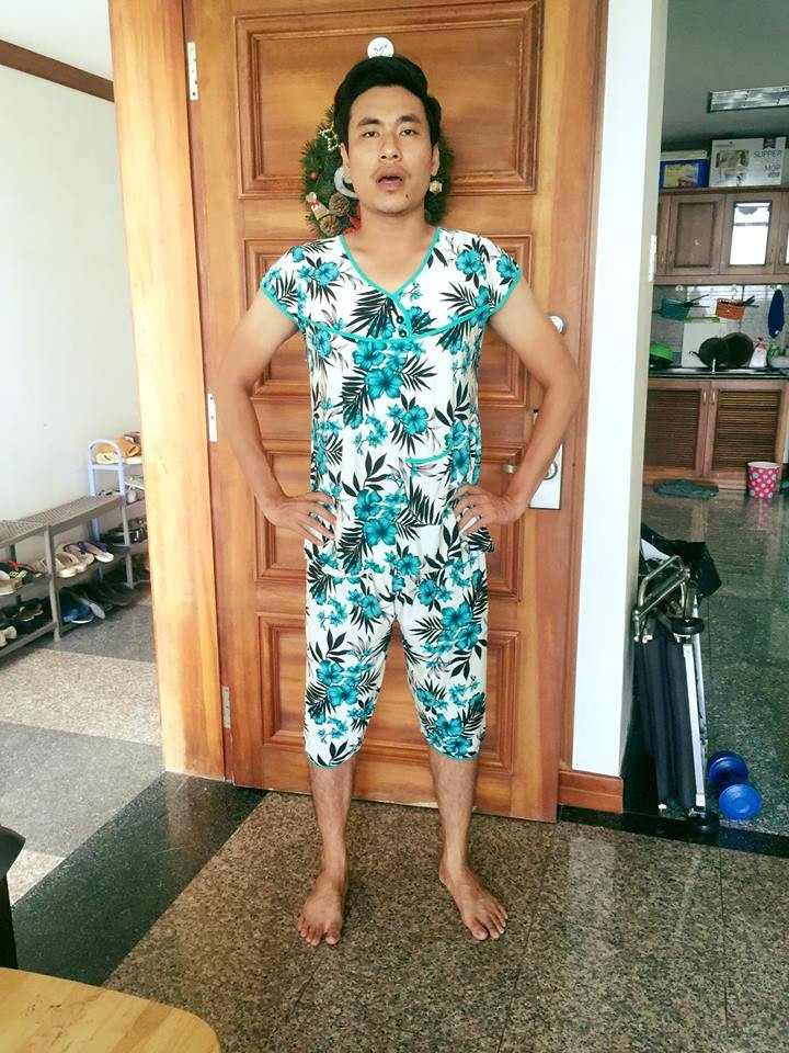 Thậm chí, có lần anh còn bị "dìm hàng" khi mặc đồ ở nhà của Cát Phượng. Ảnh: Internet.