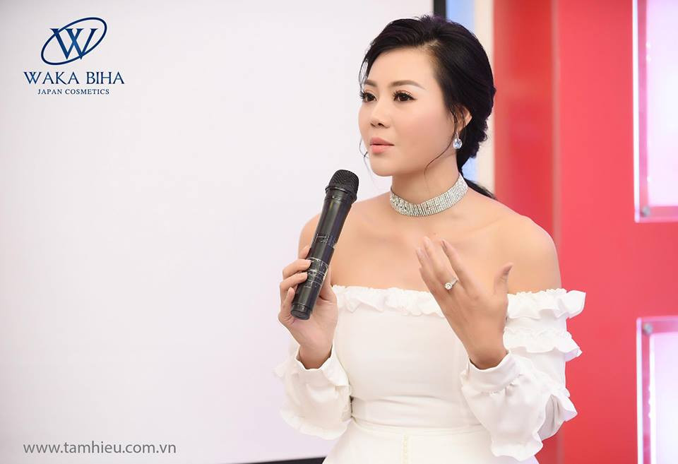 Ngoài vai diễn ấn tượng trong bộ phim Quỳnh búp bê, Thanh Hương (Lan cave) còn sở hữu ngoại hình bắt mắt, thân hình nóng bỏng. Mới đây, cô đã chia sẻ cách để duy trì vóc dáng thon gọn và lấy lại thân hình mảnh mai trong thời gian ngắn.