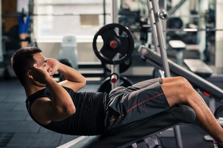 Tập thể dục quá sức: Thể dục cường độ cao có thể gây tiêu cơ vân, một tình trạng khi cơ bắp của bạn bị thương. Điều này có thể dẫn đến các biến chứng sức khỏe nghiêm trọng bao gồm suy thận.