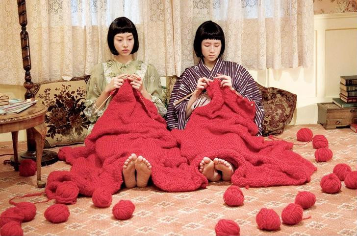 Len: Chúng ta nghĩ rằng cảm giác ngứa là bình thường vì các sợi len chạm vào da. Thực tế là có một số người dị ứng với lanolin, một thành phần sáp tự nhiên được sản xuất bởi cừu.