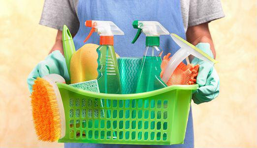 Chất tẩy gia dụng: Nếu bị phát ban, mẩn đỏ khi tiếp xúc trực tiếp với chất tẩy rửa thì chứng tỏ bạn đã dị ứng thành phần của nó.