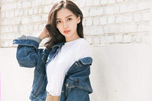 Nhờ những bí quyết chăm sóc da, nghỉ ngơi, ăn uống và tập luyện điều độ, Angela Baby dù đã 30 tuổi nhưng vẫn giữ được nét tươi trẻ với làn da căng mịn và vóc dáng gợi cảm. Ảnh: Internet.