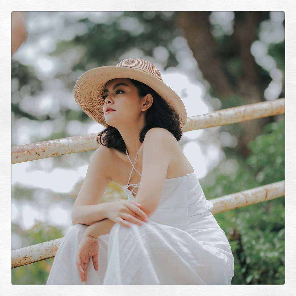 Dù đã là bà mẹ hai con, Phạm Quỳnh Anh vẫn sở hữu vóc dáng thon gọn và nhan sắc quyến rũ.