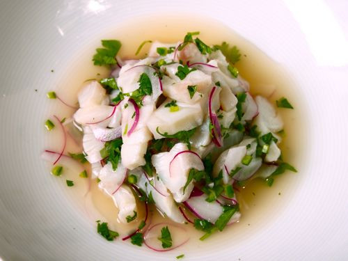 Ceviche, Mỹ Latin: Người Tây Ban Nha sau khi đánh bắt cá xong sẽ ướp gia vị đặc biệt trước khi chuyển sang cho người Mỹ Latin chế biến thành các món ăn.