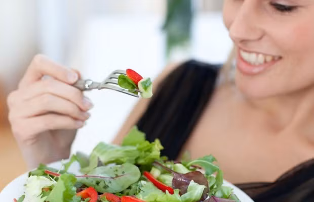 Nhung cach giup ban tang cuong trao doi chat, giu dang trong mua dong nay