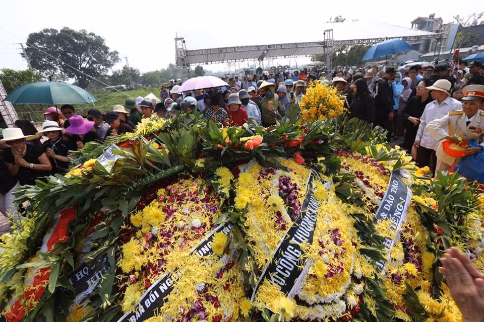 Anh: Nguoi dan que nha tiec thuong dong chi Do Muoi-Hinh-8