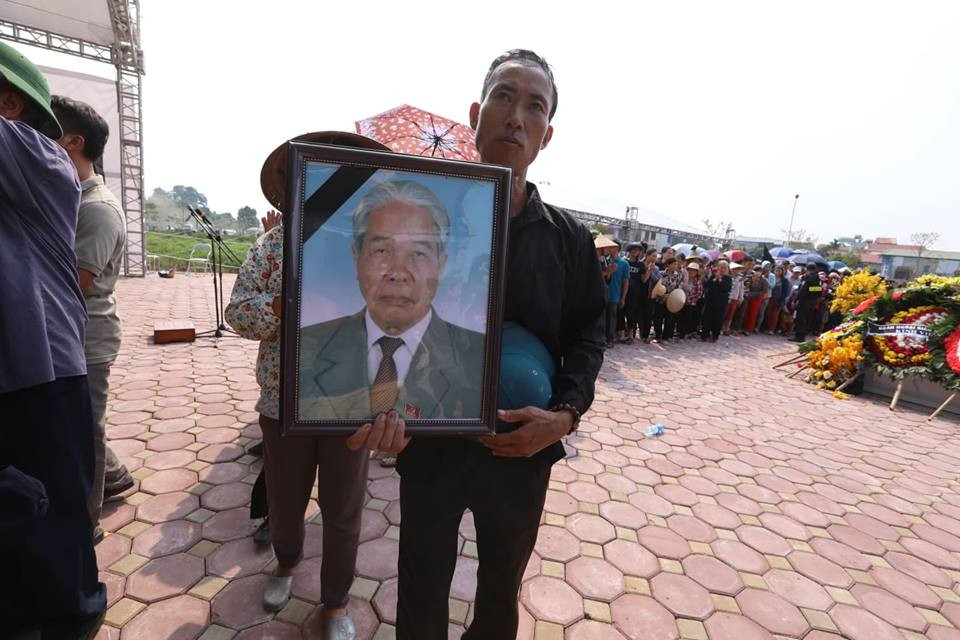 Anh: Nguoi dan que nha tiec thuong dong chi Do Muoi-Hinh-13