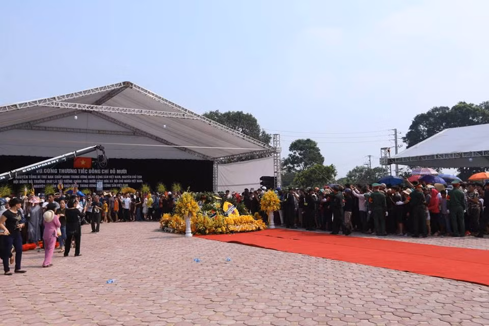 Anh: Nguoi dan que nha tiec thuong dong chi Do Muoi-Hinh-11