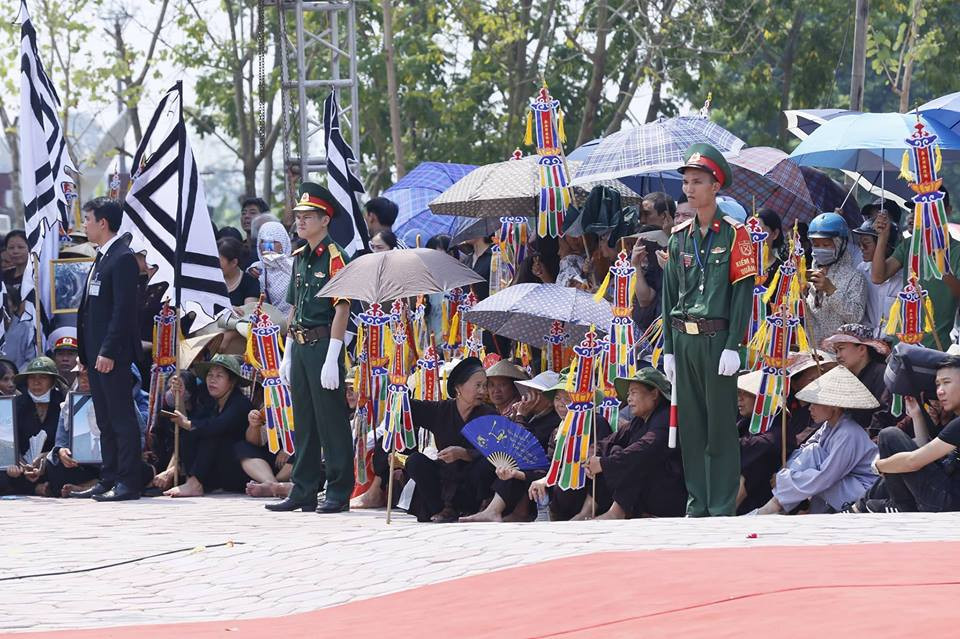 Anh: Nguoi dan que nha tiec thuong dong chi Do Muoi-Hinh-3