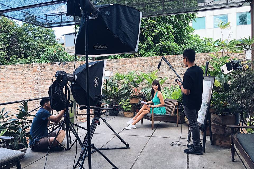 Tuy nhiên, quá trình giảm cân sau sinh của Hà Anh khá vất vả, đặc biệt trong thời gian đầu chăm con, cho con bú rất mệt và đói, cô không thể ngay lập tức ăn kiêng.