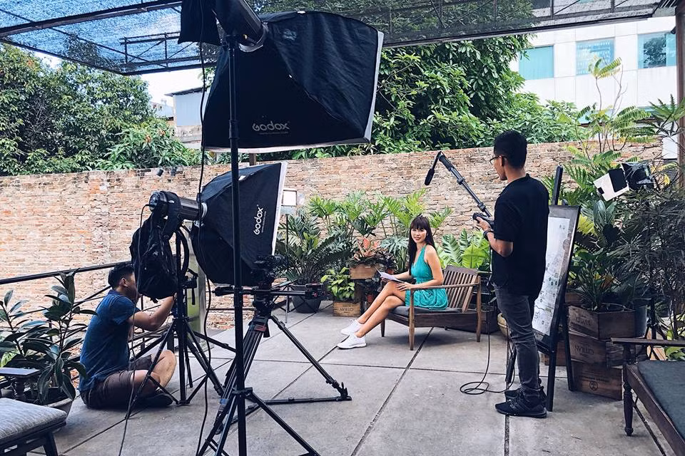 Tuy nhiên, quá trình giảm cân sau sinh của Hà Anh khá vất vả, đặc biệt trong thời gian đầu chăm con, cho con bú rất mệt và đói, cô không thể ngay lập tức ăn kiêng.