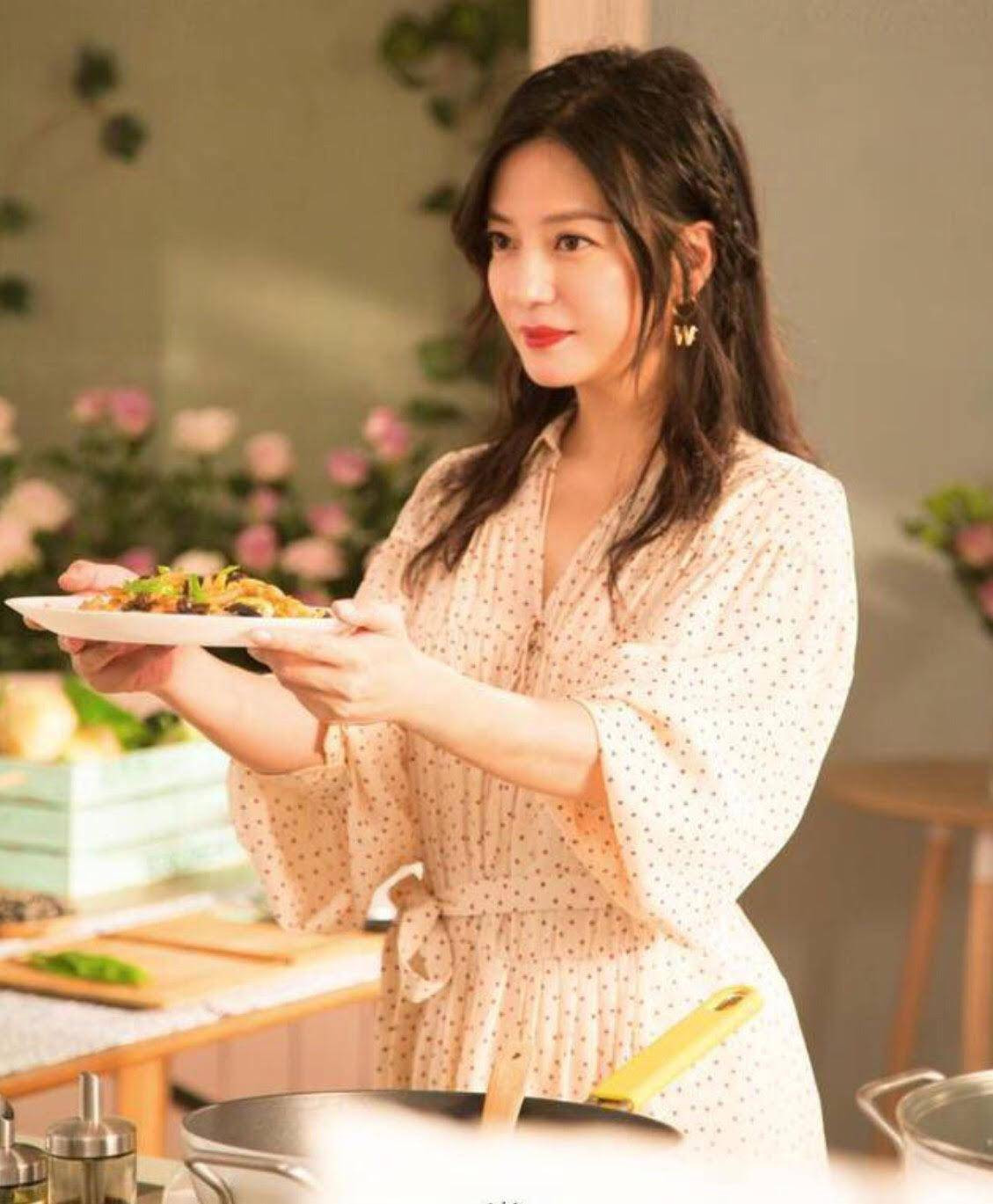 Dù đã ngoài tuổi 40 nhưng "gái một con" Triệu Vy vẫn giữ được phong độ cùng nhan sắc đỉnh cao, đặc biệt là sau khi giảm cân.