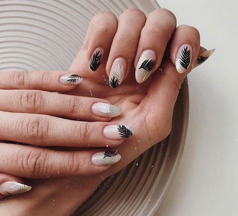 Nail phong cách lá rừng.